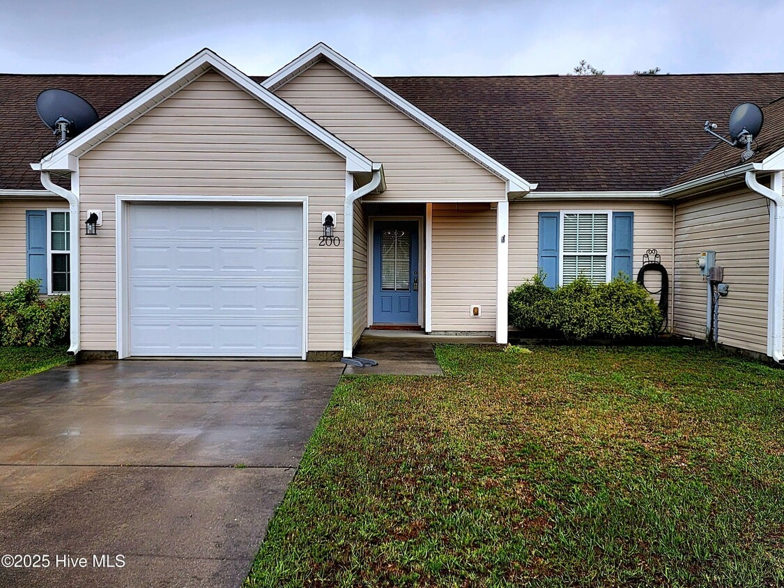 Primary Photo - 200 Pine Hollow Rd