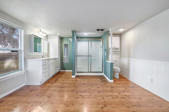 Foto del edificio - 3321 Addison Ave E