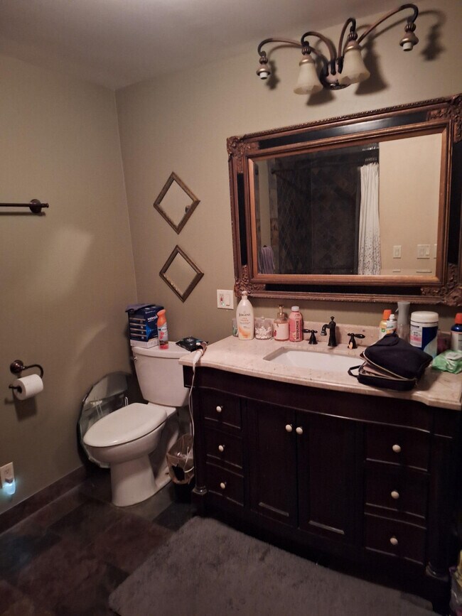 Foto del edificio - 10128 McBroom St