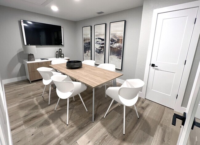 Foto del edificio - Westwood Reserve Apartments