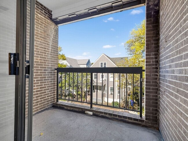 Foto del edificio - 59-69 Msgr Patrick j Lydon Way Unit 311