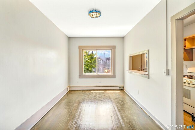 Foto del edificio - 108 Ives St