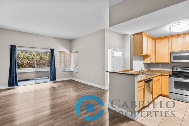 Building Photo - 3525 Grove St