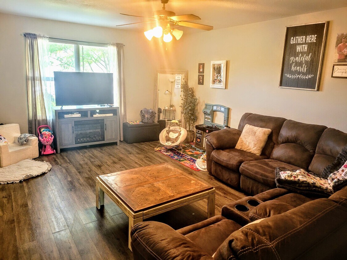 Primary Photo - 16095 Holy Cross Ln