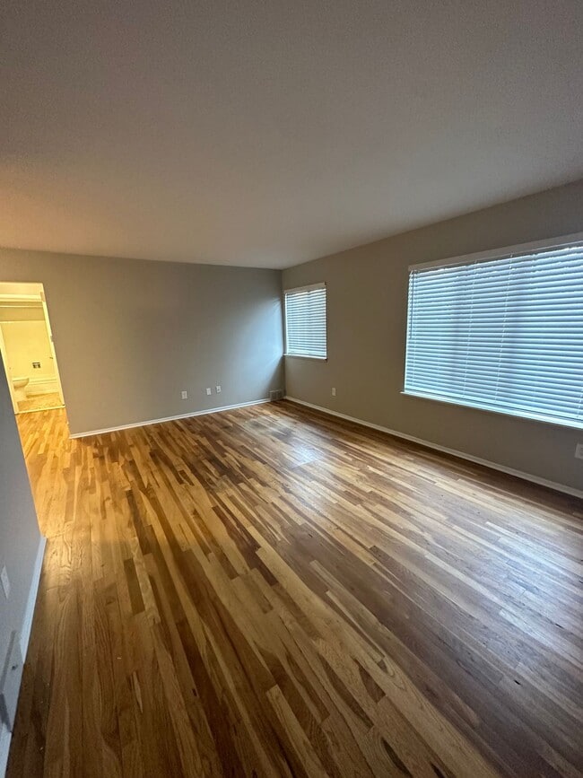 Building Photo - Rosewood Apartments