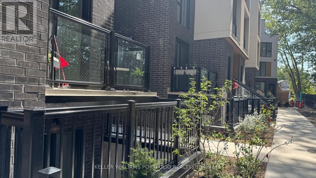 Building Photo - 172 Clonmore Dr