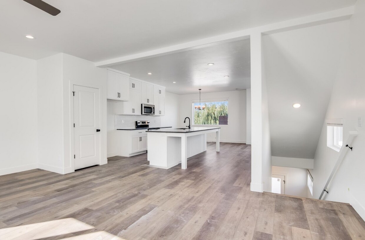 Primary Photo - Move-In Ready 4-Bedroom Rental in the Hear...