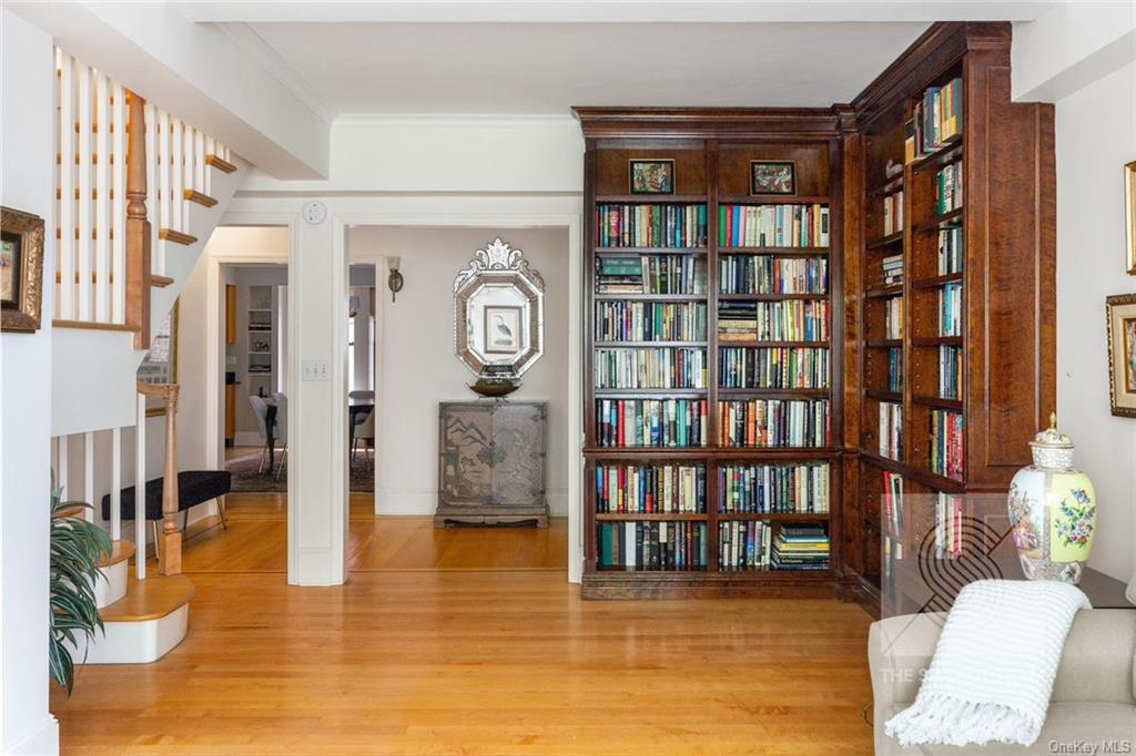 Foto principal - 327 West Dr