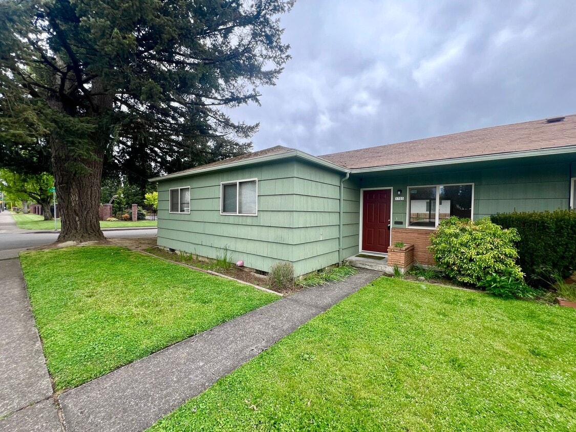 Primary Photo - ADORABLE, CLEAN, and WELL MAINTAINED! Incl...