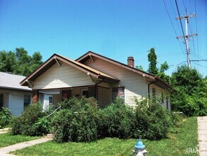 Building Photo - 1423 S Monon Dr