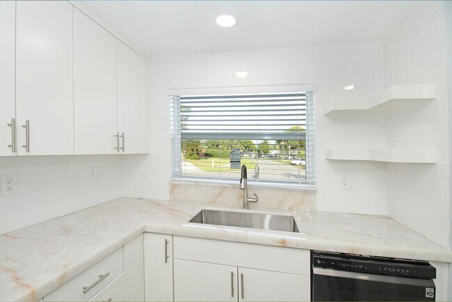 Building Photo - 3580 Dunes Rd