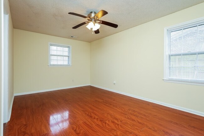 Foto del edificio - Wonderful Home in Summerville