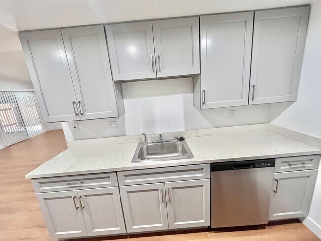 Foto del edificio - Newly Remodeled Duplex for Rent in Central Davis