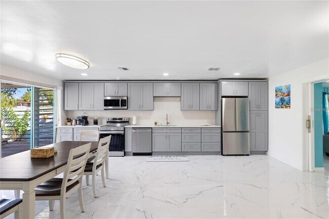 Foto del edificio - 8825 Oak St