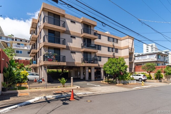 Building Photo - $1950 - 2BD/1BA/1 Assigned Stall Condo in ...