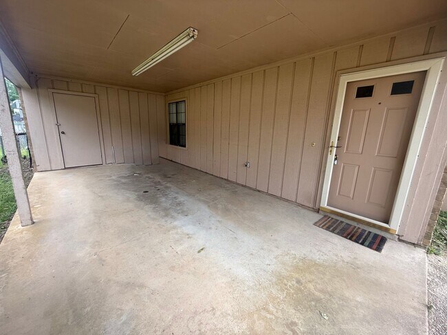 Building Photo - 3-bed/2-bath near Paluxy/Grande!