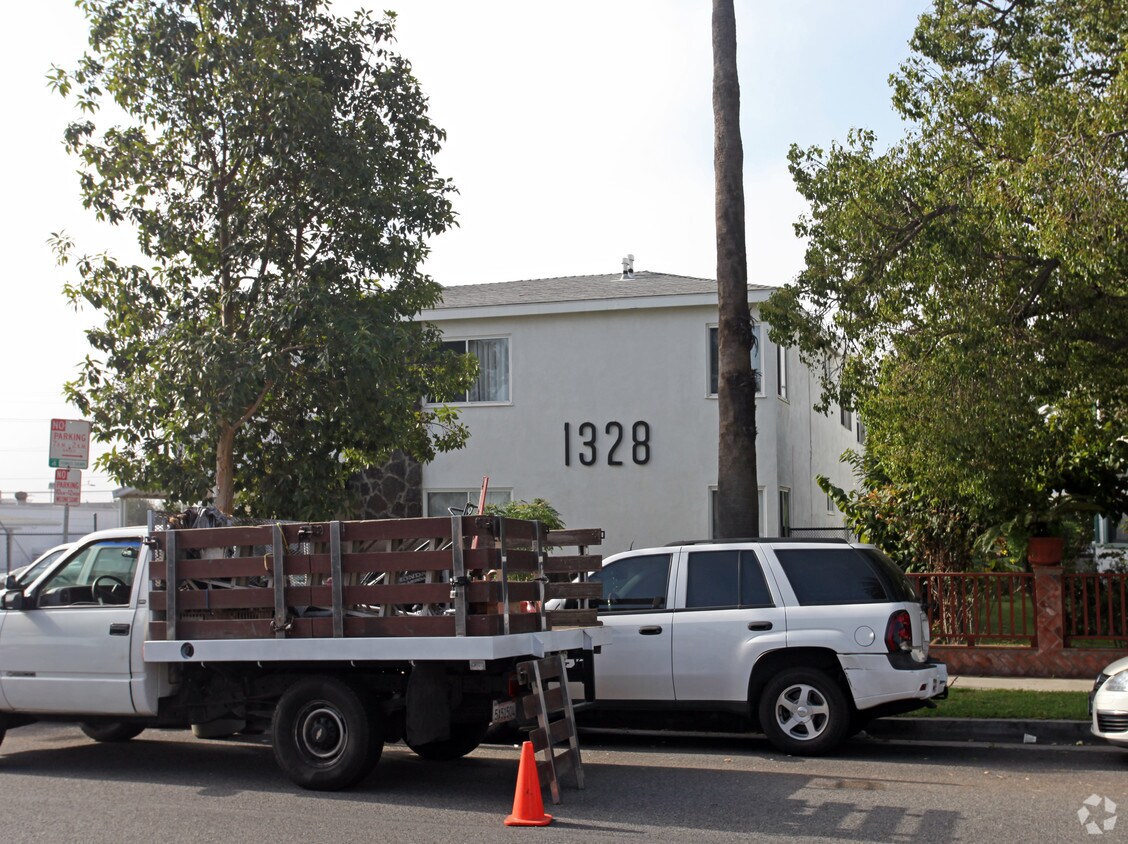 Building Photo - 1328 12th St