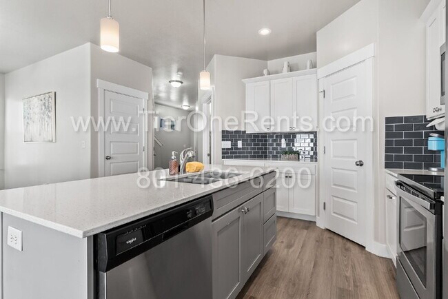 Foto del edificio - NO DEPOSIT option available for qualified ...