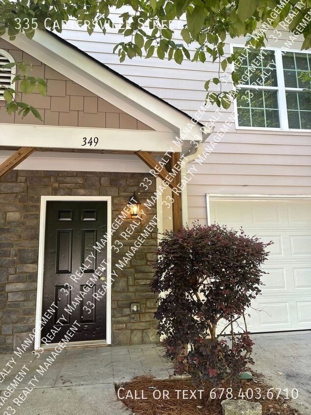 Primary Photo - Freshly Renovated 3BR/1.5BA Townhome with ...