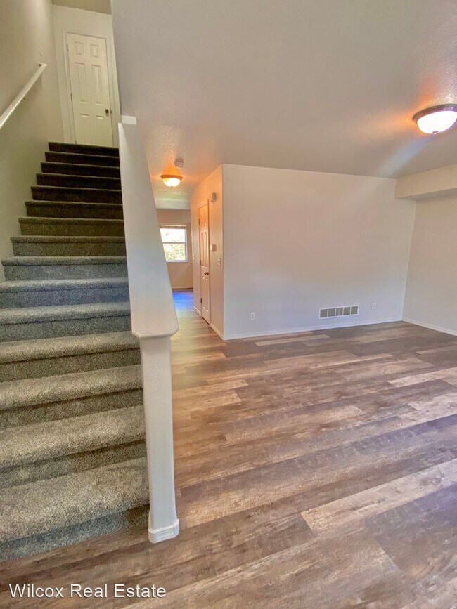 Building Photo - 4 br, 2.5 bath House - 705 17th St