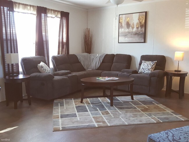 Foto del edificio - 3 br, 2 bath Mobile Home - 909 S Lawrence St