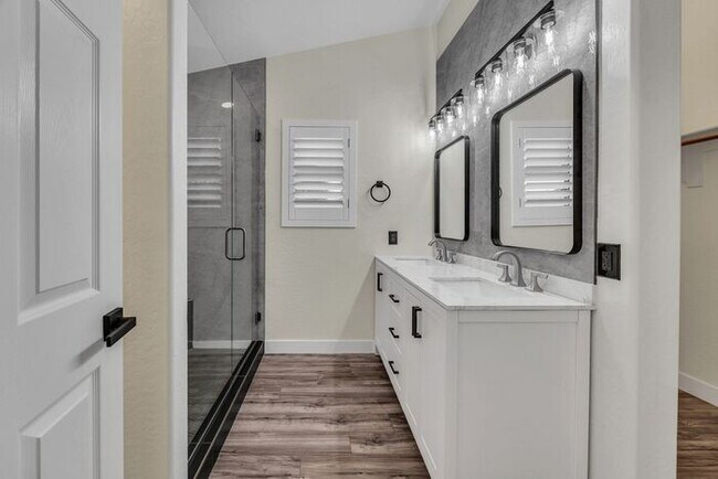 Foto del edificio - 3283 E Bonanza Rd