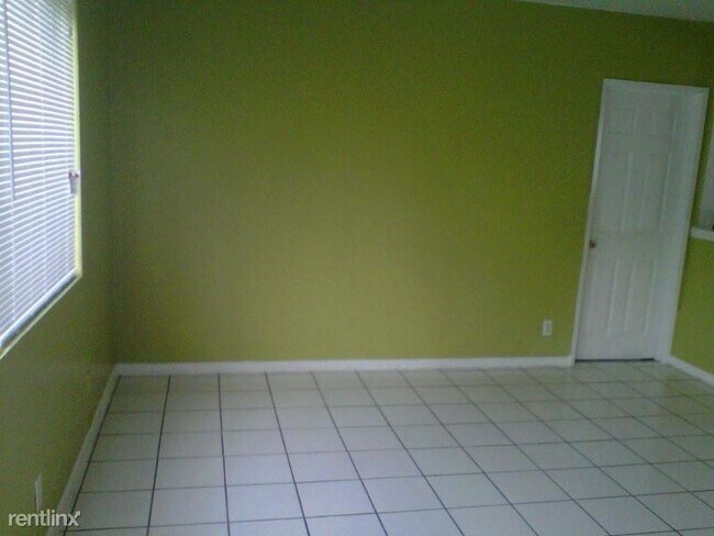 Foto del edificio - 2 br, 1 bath House - 8017 1/2 2nd St