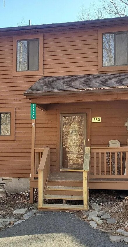 Foto principal - 350 Crewe Ct