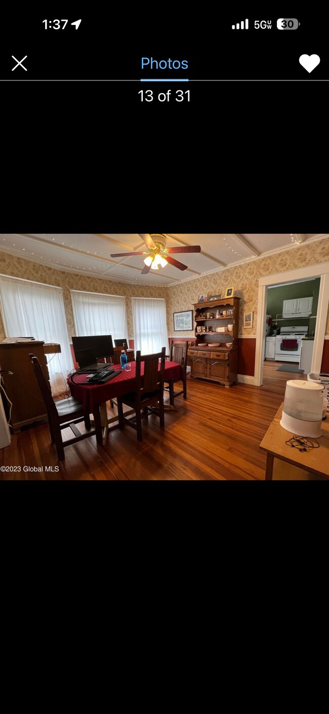 Foto del edificio - 68 W Notre Dame St