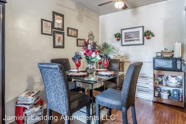 Building Photo - 1 br, 1 bath Apartment - 1701 NW 46th St.