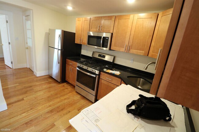 Foto del edificio - 2 br, 1 bath  - 214 W Main St Apt 1