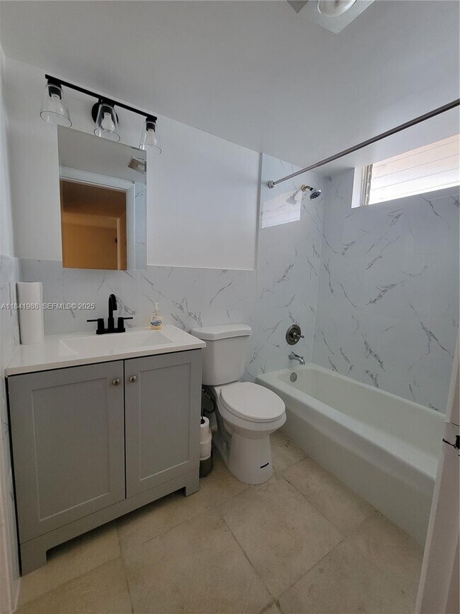 Foto del edificio - 2903 Point E Dr