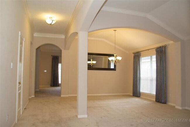 Building Photo - 10104 Forest Spring Ln