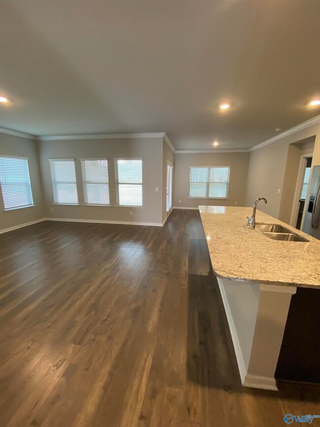 Foto del edificio - 14980 Westmeade Ln