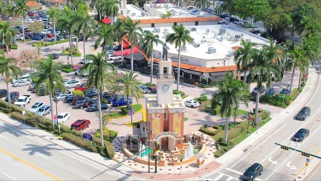 Foto del edificio - 101 Plaza Real S Ave
