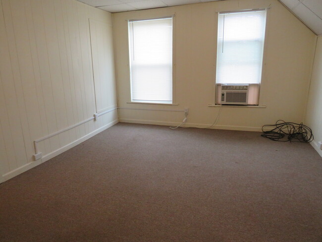 Foto del edificio - 330 W Spruce St