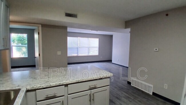 Foto del edificio - 60 Miller Ave SW