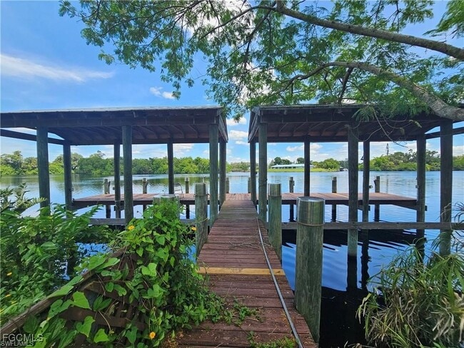 Foto del edificio - 4942 Fort Denaud Rd