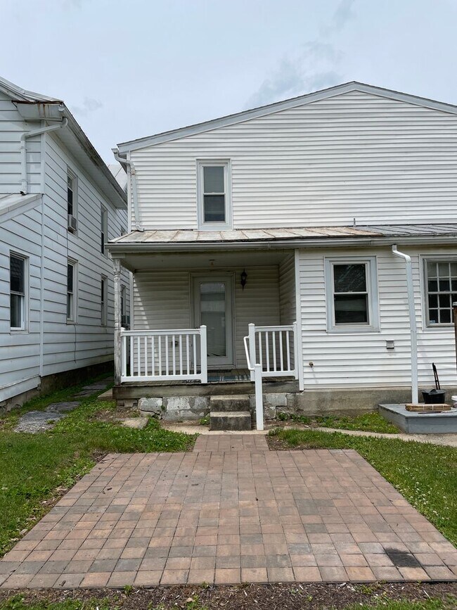 Foto del edificio - Nice Semi Detached home 2br LARGE bathroom...