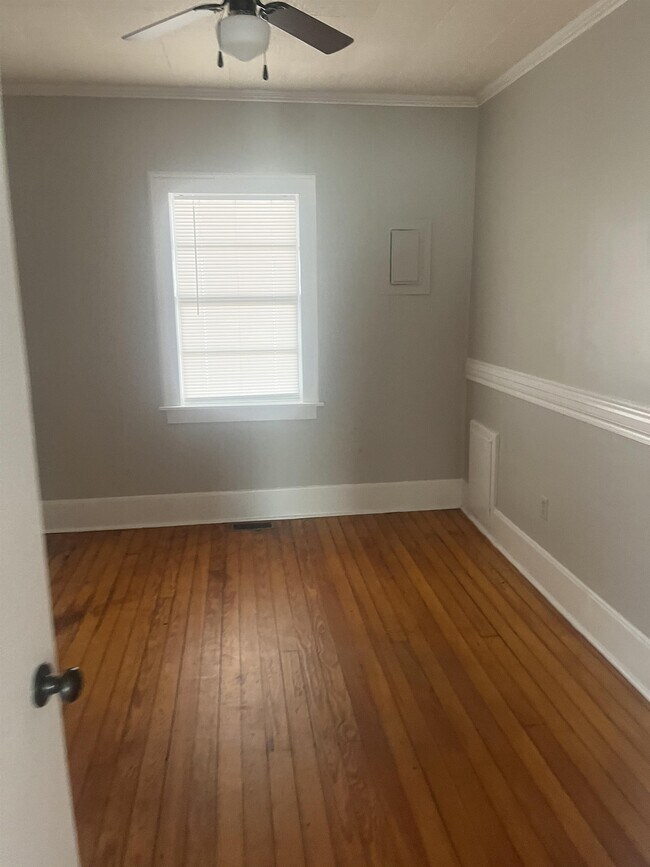Foto del edificio - 420 N Ash St