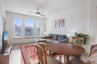Building Photo - 12100 1/2 Ferrystone Glen Drive-SI ID1343261P