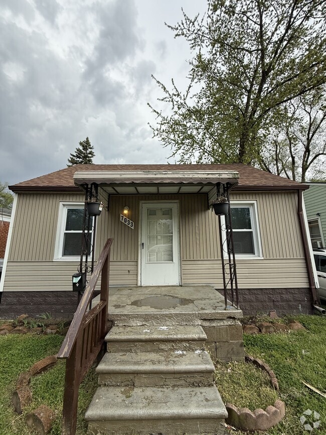 Building Photo - 7033 Westminster Ave