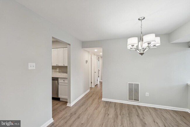 Foto del edificio - 3437 Summit Ct NE