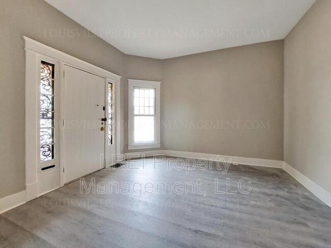 Building Photo - 642 S 35th St