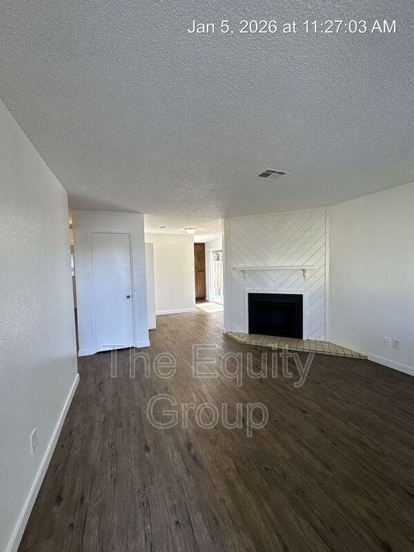 Foto del edificio - 2019 E Walnut Ave