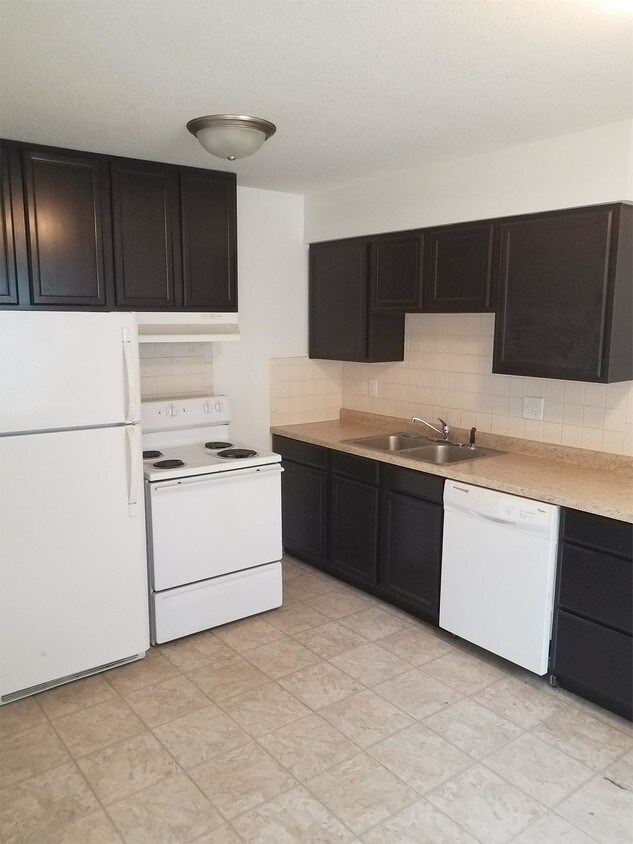 Foto principal - 100 E Country Club Rd