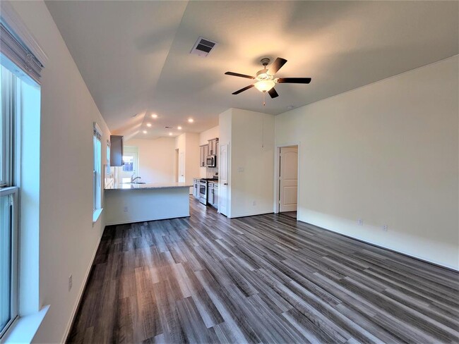 Foto del edificio - 25702 Royal Catchfly Rd