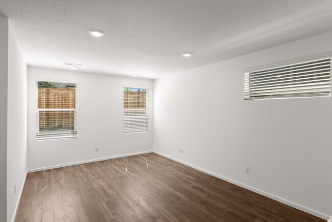 Building Photo - Brand new 3 Bedroom 2 Bath Beautiful Singl...