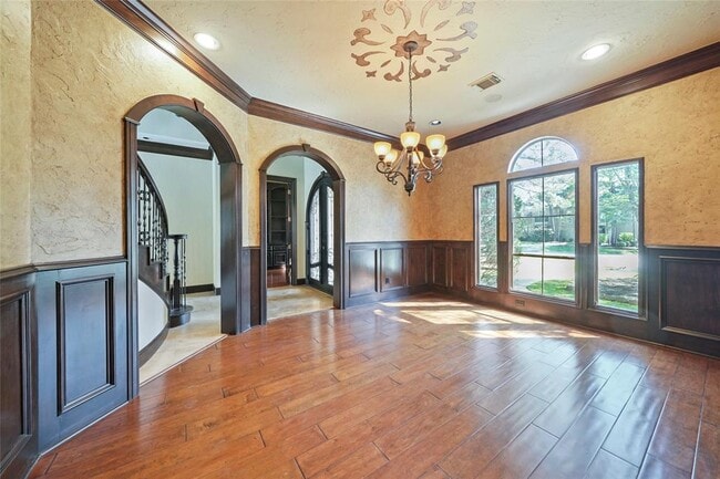 Building Photo - 30 N Palmiera Cir