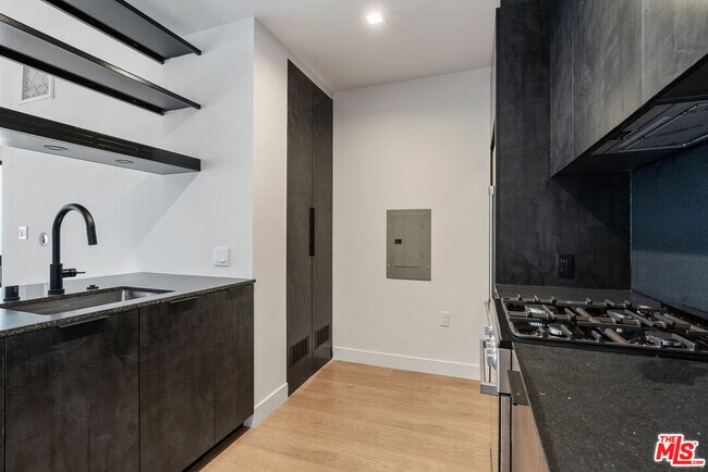 Foto del edificio - 10700 Tabor St